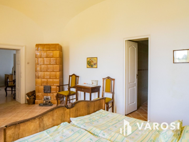 Részben felújított nemesi kúria, udvarház!