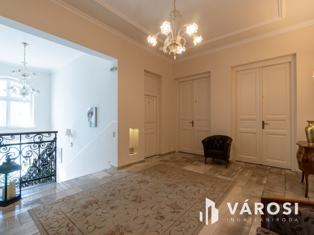 Jókai Villa Hotel eladó