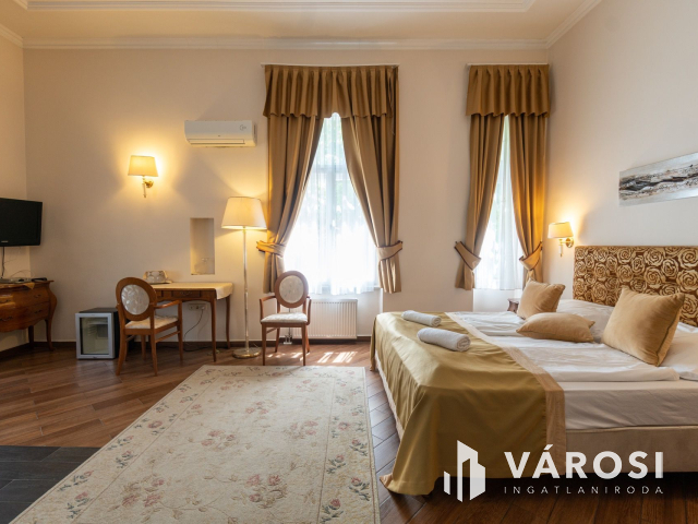 Jókai Villa Hotel eladó