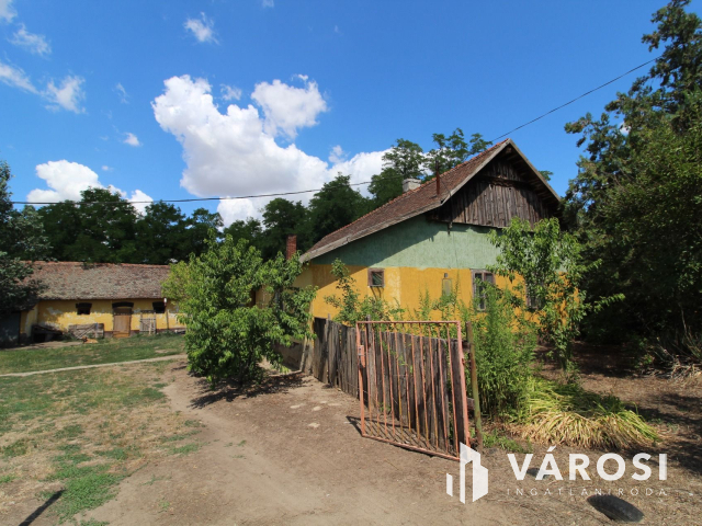 Tanya a város szélén