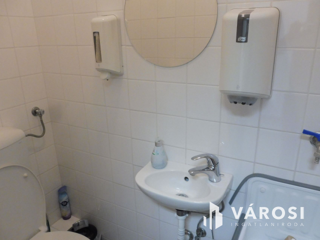 Inflációt enyhítő,befektetés Makó belvárosában!