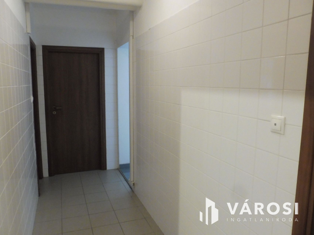 Inflációt enyhítő,befektetés Makó belvárosában!