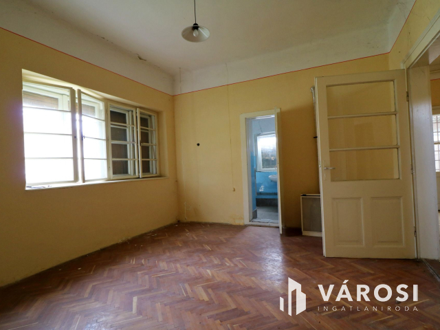 Garázs áron házrész!