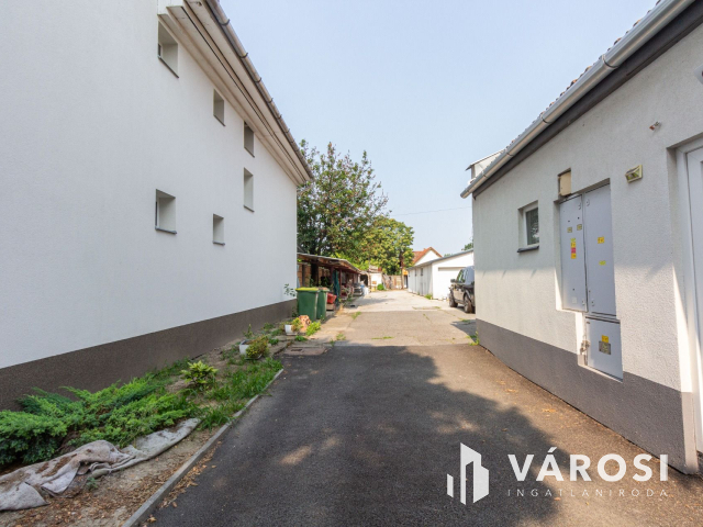 Családi ház és  telephely egyben.