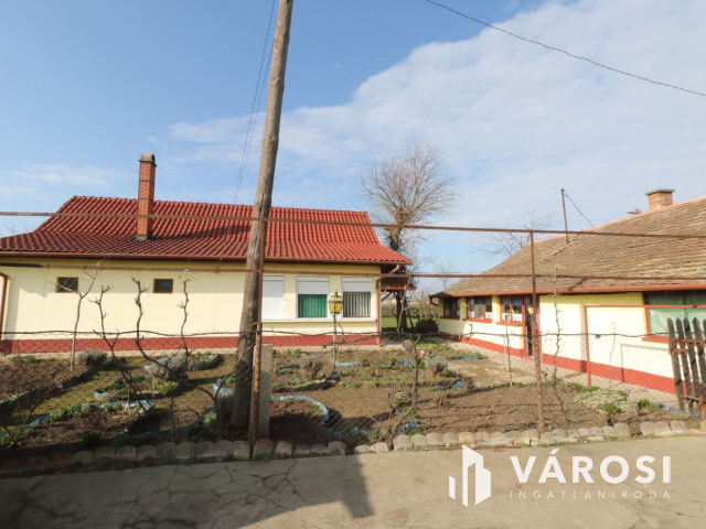 Két generációs gazdálkodásra alkalmas tanya