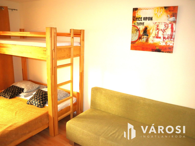 Eladó panzió a Balatontól 2 percre