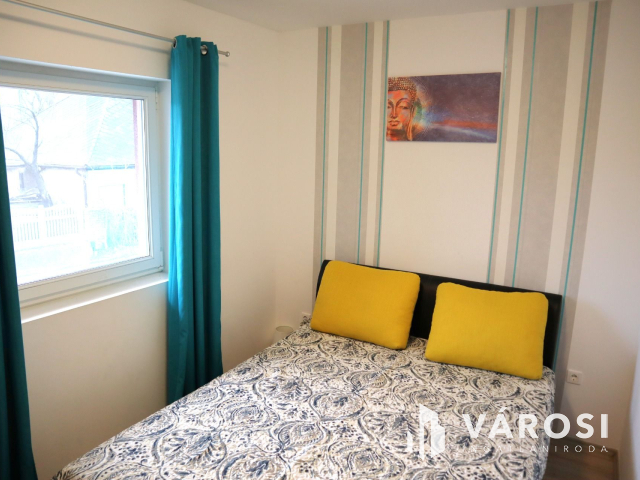 Eladó panzió a Balatontól 2 percre