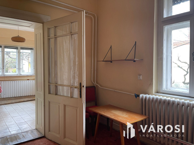 Befektetés vagy lakóház jó helyen