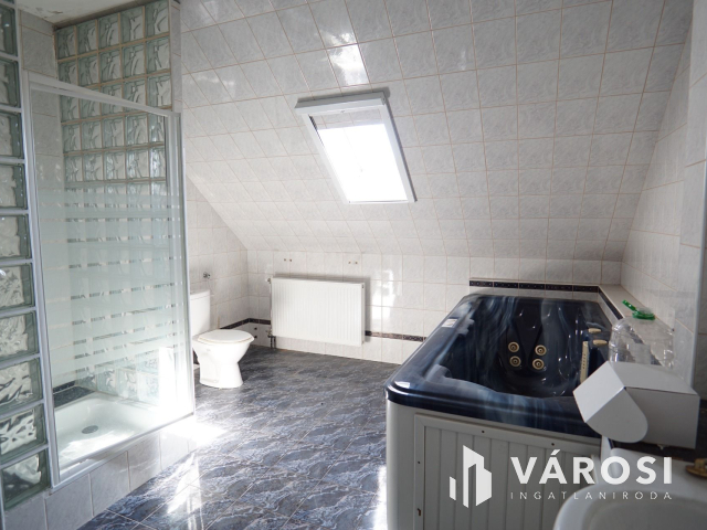 Miklósfán lehetőségekben gazdag, egyedi családi ház