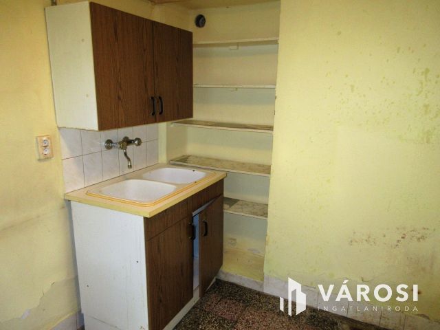 Szentesen Rákóczi utcán családi ház!