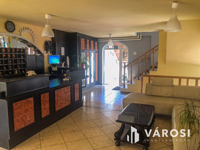 Eladó 2300 m2-es hotel a 16. kerületben