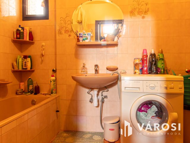 Kertkapcsolatos sorház Budakeszin