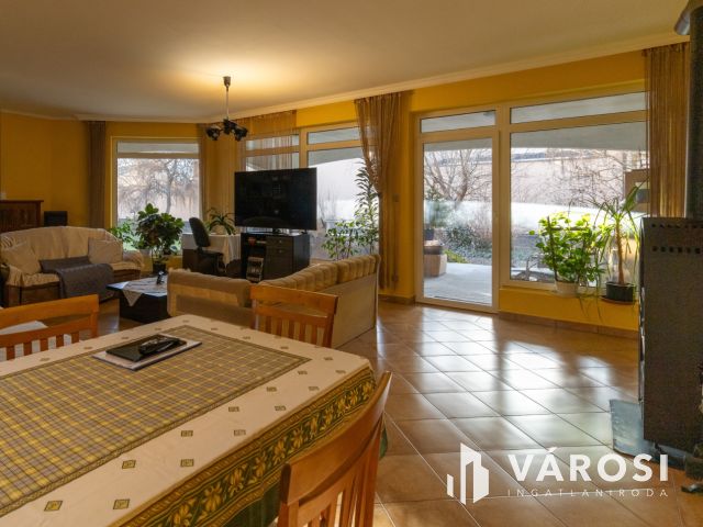 Impozáns családi otthon igényes környezetben