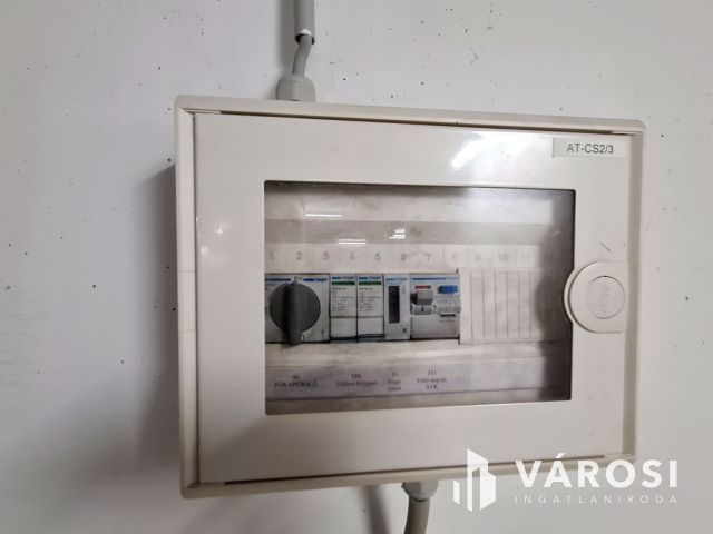 Elektromos autó részére teremgarázs hely, a 13. keületben