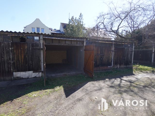 Eladó garázs Zuglóban!