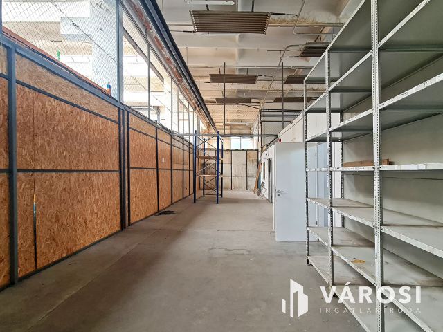 Kiadó 129 m2, nagy belmagasságú raktár a XI. kerületben