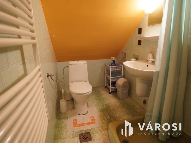 Kétgenerációs, folyamatosan karbantartott családi ház!