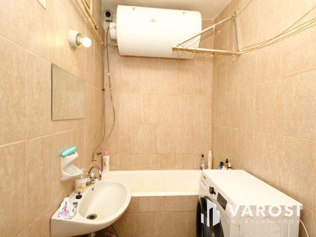 Tram-Train megállónál téglalakás