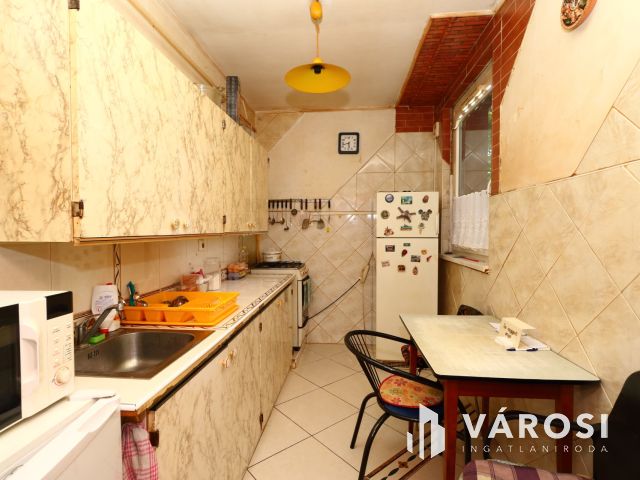 Tram-Train megállónál téglalakás