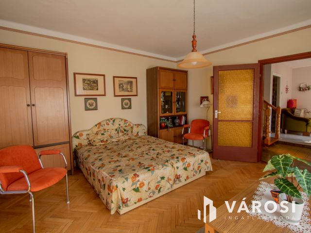 Lentiben, csendes utcában eladó egy szép családi ház!