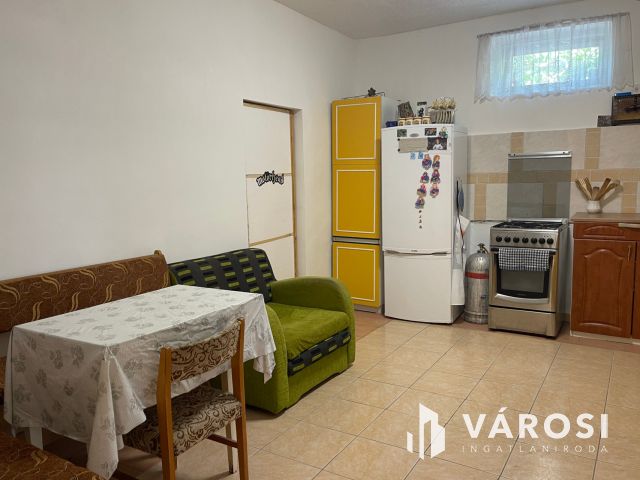 Saját ízlés szerint befejezhető parasztház eladó