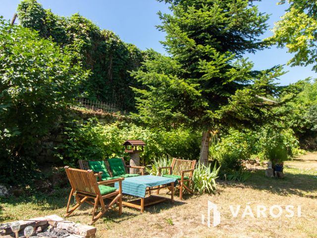 Sváb parasztház Pilisborosjenő szivében eladó