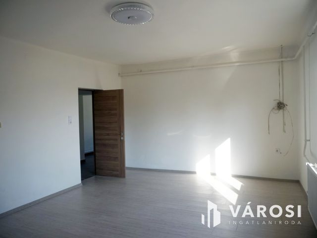 Felújított családi ház bomba áron!