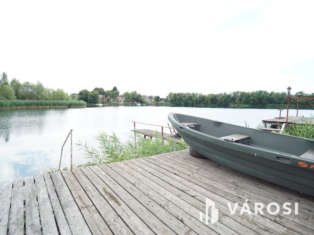 Gyékényesen vízparti hétvégi ház, nyaraló!