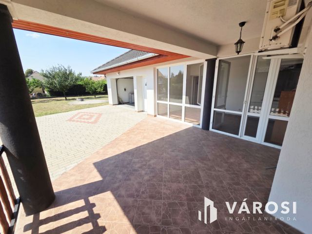 Mediterrán hangulatú ház Tökölön