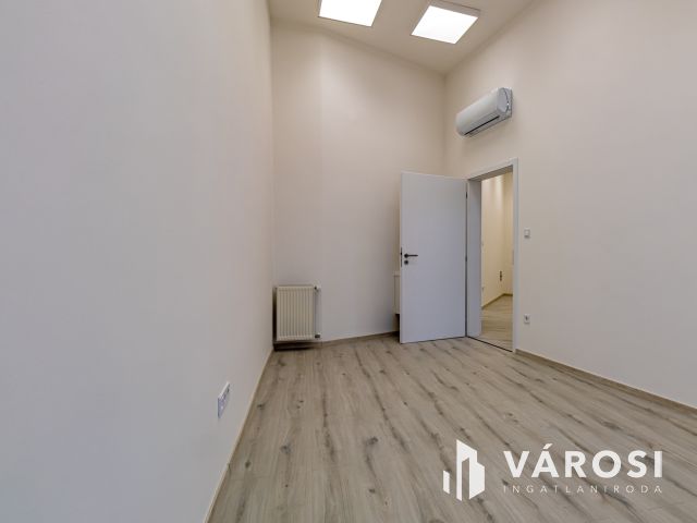 Mammut bevásárló központra panorámás lakás  a Széna téren