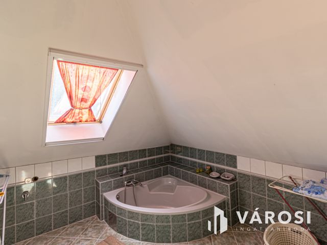 Természetes anyagokból készült családi ház Szatymazon!