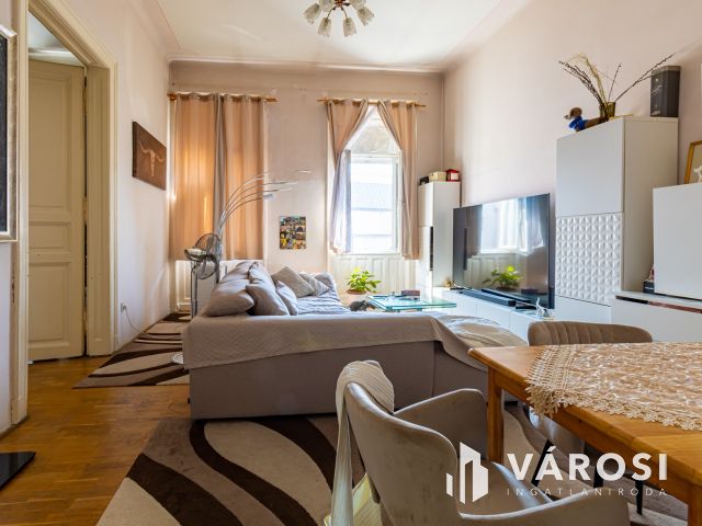 II. János Pál pápa téren, kétszobás lakás eladó