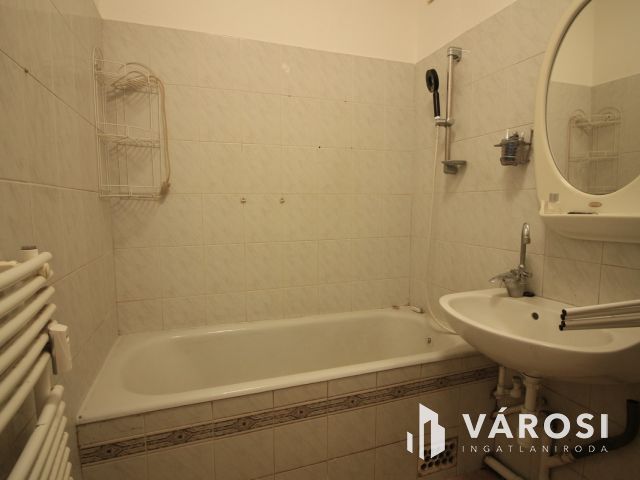 Rózsa utcában eladó lakás