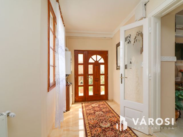 Eladó kétlakásos családi ház Szarvason