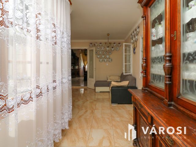 Eladó kétlakásos családi ház Szarvason