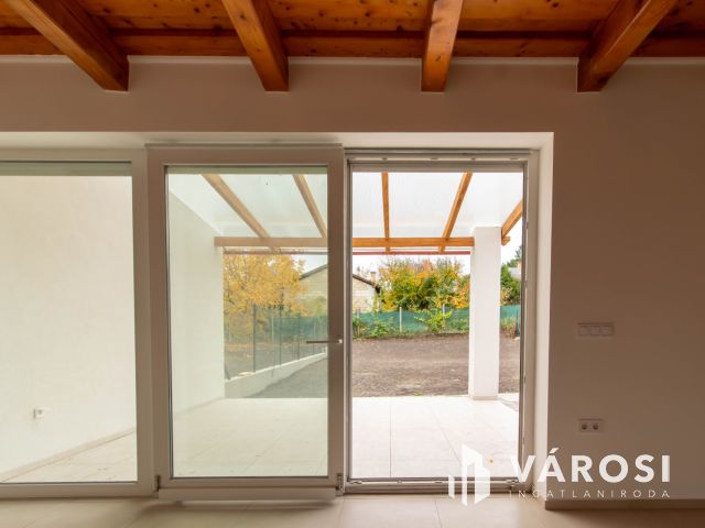 Új Építésű, A+++ Energiabesorolású Ikerház Fél Zsámbékon