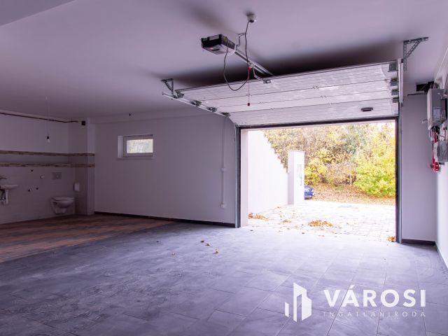 Új Építésű, A+++ Energiabesorolású Ikerház Fél Zsámbékon