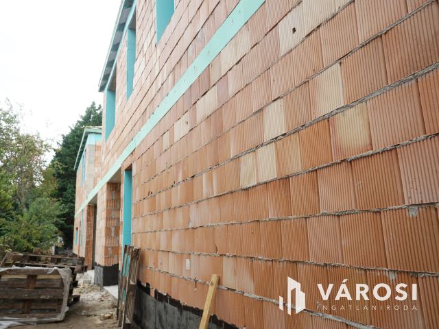 Prémium tetőteraszos, új építésű lakás Bókaitelepen