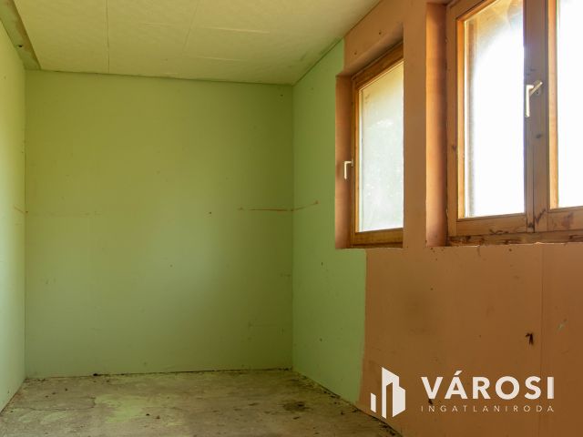 Patakparti építési telek Tinnyén – csak készpénzes vevőknek