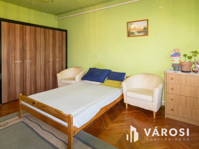 Tégla falazatú, 3 szobás családi ház Jamina elején