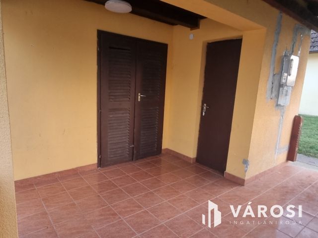 Gyékényesen közel a vízhez kis Házikó