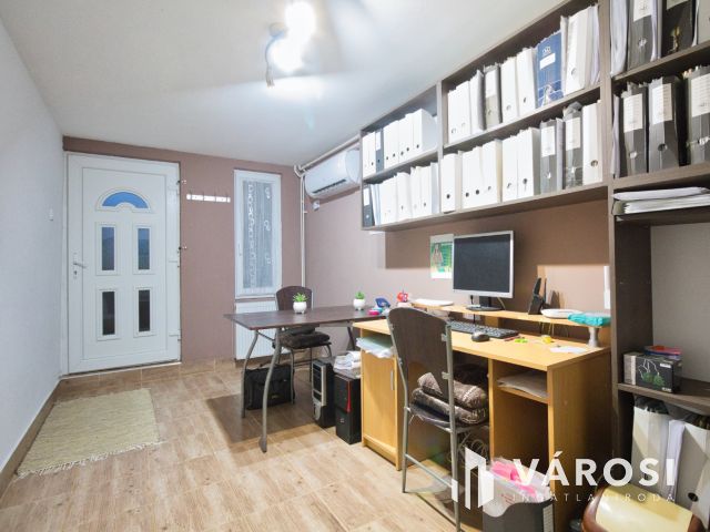 Vásárhelyen, Újkishomokon