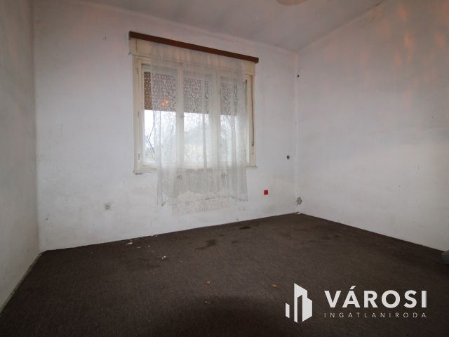 Beton alapú tégla ház Kunágotán.