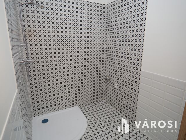 Fonyódon, 150m-re a víztől, új lakás, Wellness használattal!