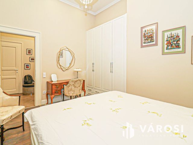 Eladó prémium lakás a Vígszínház közelében!