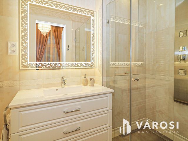 Eladó prémium lakás a Vígszínház közelében!