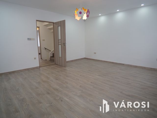 Minőségi, igényesen felújított Sorházi lakás!