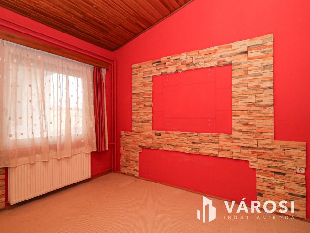 Kétlakásos családi ház Szentes belvárosában