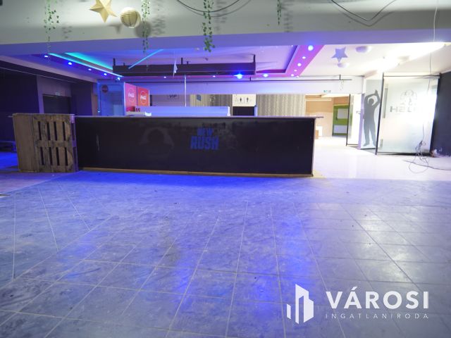 Belvárosi egyedi üzlethelység eladó