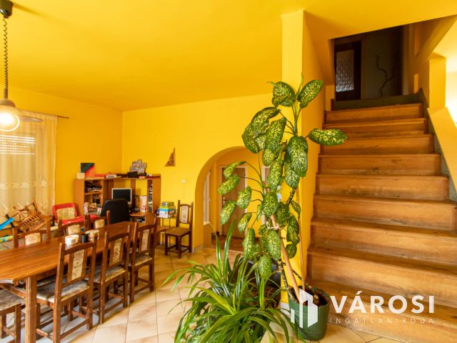 Nagycsaládosok álma – Sárisápi családi otthon 4 hálószobával